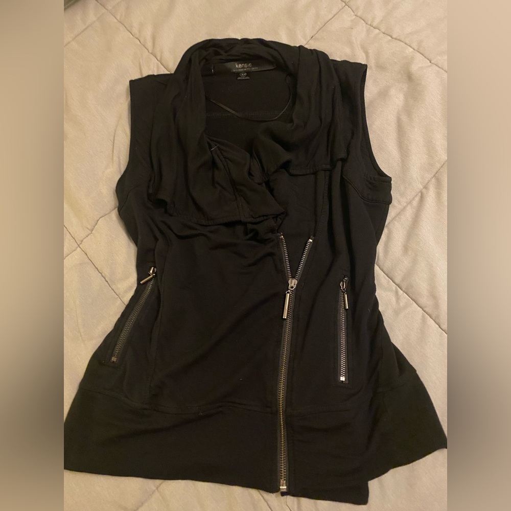 Black 🖤 zip up Halter top